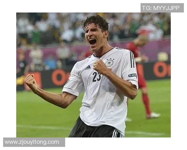 欧洲杯历史回顾与未来展望:从赛场荣耀到足球文化的全球影响